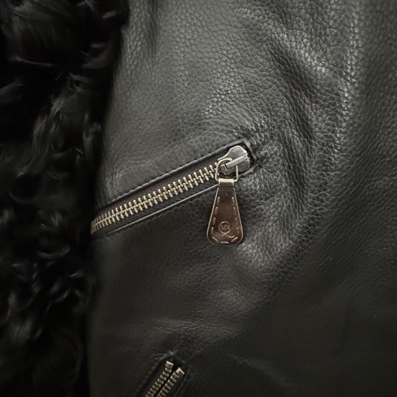 Amazing black leather jacket by Alexander McQueen. - Picture 3 of 4